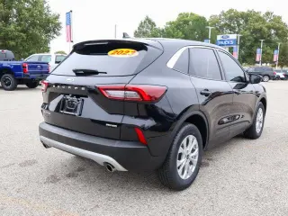 Ford Escape 2023 con tracción en las fouraz Active 4dr SUV