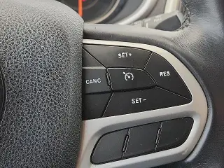 Jeep Cherokee 2018 Latitude Plus 4dr SUV