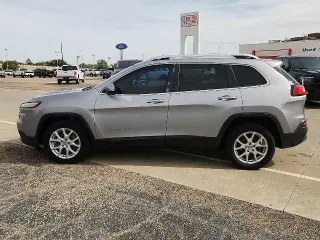 Jeep Cherokee 2018 Latitude Plus 4dr SUV