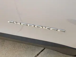 Jeep Cherokee 2018 Latitude Plus 4dr SUV