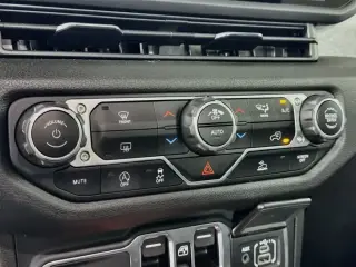 Jeep Gladiator 2024 4x4 Sport 4dr Crew Cab 5.0 ft. SB