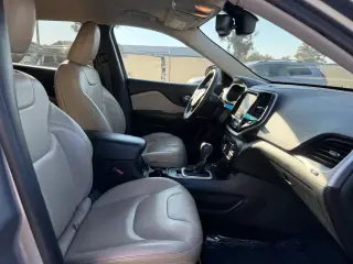Jeep Cherokee 2016 4x4 High Altitude 4dr SUV