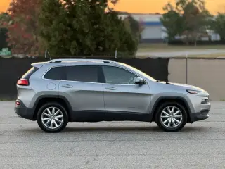 Jeep Cherokee 2016 4x4 High Altitude 4dr SUV