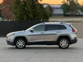 Jeep Cherokee 2016 4x4 High Altitude 4dr SUV