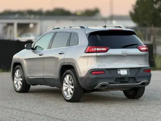 Jeep Cherokee 2016 4x4 High Altitude 4dr SUV