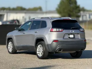Jeep Cherokee 2019 Latitude 4dr SUV