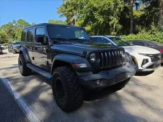 Jeep Wrangler Unlimited 2018 4x4 Sport 4dr SUV (lanzamiento medio anual)