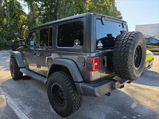 Jeep Wrangler Unlimited 2018 4x4 Sport 4dr SUV (lanzamiento medio anual)