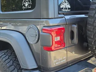 Jeep Wrangler Unlimited 2018 4x4 Sport 4dr SUV (lanzamiento medio anual)