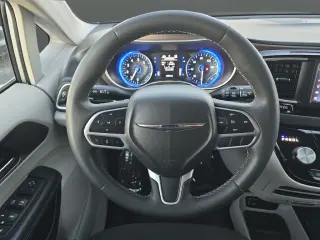 2023 Chrysler Voyager