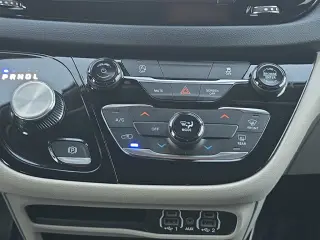 2023 Chrysler Voyager