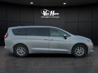 2023 Chrysler Voyager