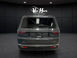 2023 Jeep Wagoneer L