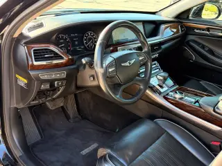 2017 Genesis G90