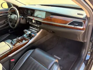 2017 Genesis G90