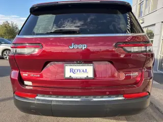 2022 Jeep Grand Cherokee L Laredo 4x4