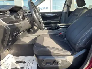 2022 Jeep Grand Cherokee L Laredo 4x4