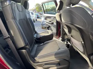2022 Jeep Grand Cherokee L Laredo 4x4