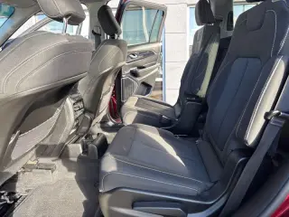 2022 Jeep Grand Cherokee L Laredo 4x4
