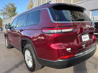 2022 Jeep Grand Cherokee L Laredo 4x4