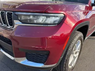 2022 Jeep Grand Cherokee L Laredo 4x4