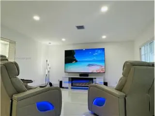 Propiedad de alquiler con 3 dormitorios y 4 baños en HOLLYWOOD