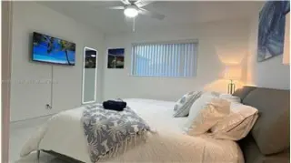 Propiedad de alquiler con 3 dormitorios y 4 baños en HOLLYWOOD