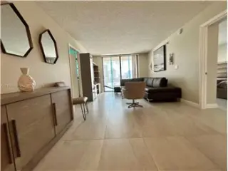 Propiedad para alquilar con 2 dormitorios y 2 baños en SUNNY ISLES BEACH