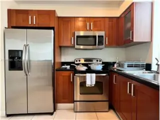 Propiedad en alquiler con 3 dormitorios y 3 baños en HOLLYWOOD