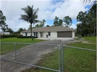 Propiedad de alquiler con 4 dormitorios y 2 baños en WEST PALM BEACH