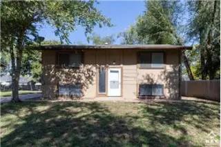Propiedad de alquiler con 5 dormitorios y 2 baños en Wichita