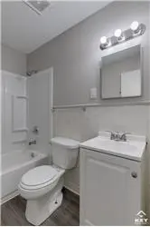 Propiedad de alquiler con 5 dormitorios y 2 baños en Wichita