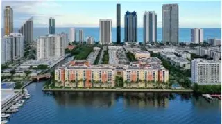 Propiedad de alquiler con 2 dormitorios y 2 baños en SUNNY ISLES BEACH