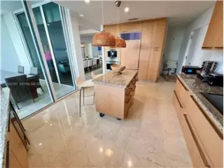 Inmueble de alquiler con 3 dormitorios y 3.5 baños en SUNNY ISLES BEACH