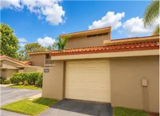 Propiedad de alquiler con 4 habitaciones y 2.5 baños en HOLLYWOOD
