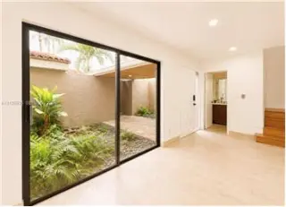 Propiedad de alquiler con 4 habitaciones y 2.5 baños en HOLLYWOOD