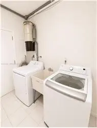Propiedad de alquiler con 4 habitaciones y 2.5 baños en HOLLYWOOD