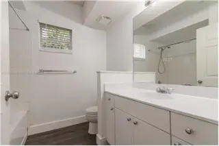 Propiedad en alquiler con 3 dormitorios y 2 baños en SUNNY ISLES BEACH