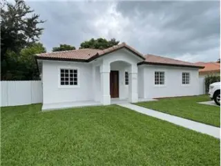 Propiedad de alquiler con 3 dormitorios y 2 baños en Miami Lakes