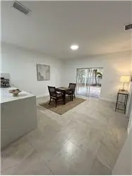 Propiedad de alquiler con 3 dormitorios y 2 baños en Miami Lakes