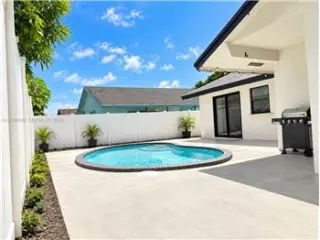 Propiedad de alquiler con 4 dormitorios y 3 baños en North Lauderdale