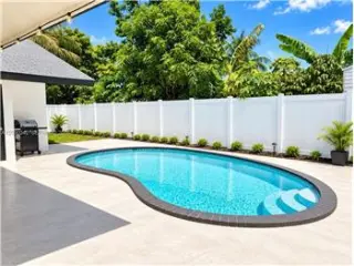 Propiedad de alquiler con 4 dormitorios y 3 baños en North Lauderdale