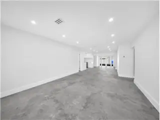 Propiedad en alquiler con 4 dormitorios y 2 baños en Hollywood
