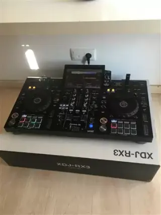 Pioneer XDJ XZ/Pioneer XDJ RX3