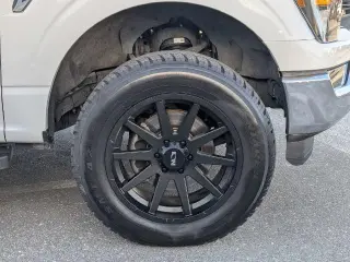 Ford F-150 2023 4x4 XLT 4dr SuperCrew 5.5 ft. SB