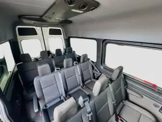 Mercedes-Benz Sprinter 2024 2500 3dr 144 in. WB Furgón de Pasajeros (2.0L I4)