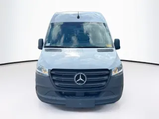 Mercedes-Benz Sprinter 2024 2500 3dr 144 in. WB Furgón de Pasajeros (2.0L I4)