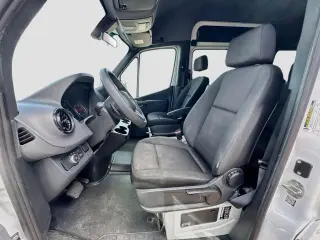 Mercedes-Benz Sprinter 2024 2500 3dr 144 in. WB Furgón de Pasajeros (2.0L I4)