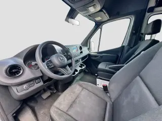 Mercedes-Benz Sprinter 2024 2500 3dr 144 in. WB Furgón de Pasajeros (2.0L I4)