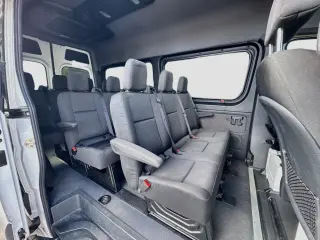 Mercedes-Benz Sprinter 2024 2500 3dr 144 in. WB Furgón de Pasajeros (2.0L I4)